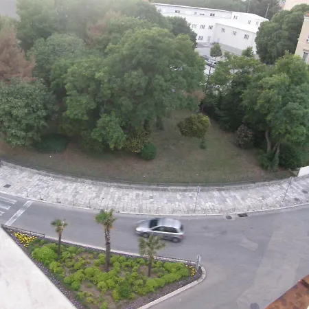 Spacious In City Center * سبليت