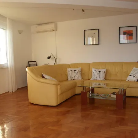 Spacious In City Center شقة سبليت