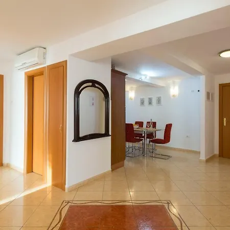 Spacious In City Center شقة *