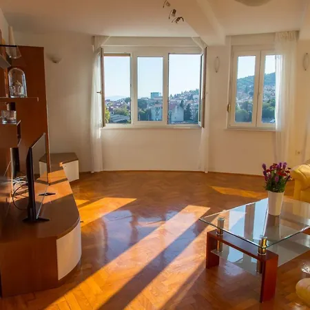 Spacious In City Center شقة